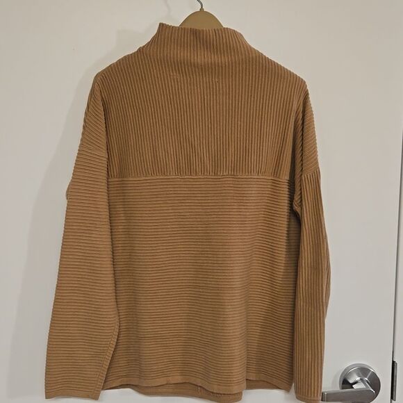 Tahari Sweater - Picture 3 of 4